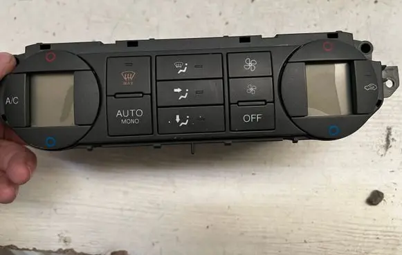 Ford Focus Climate control unit 3M5T18C612AL