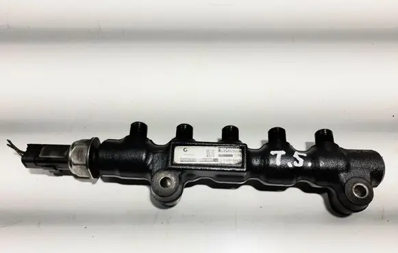 Volvo V50 Fuel main line pipe 9654592680