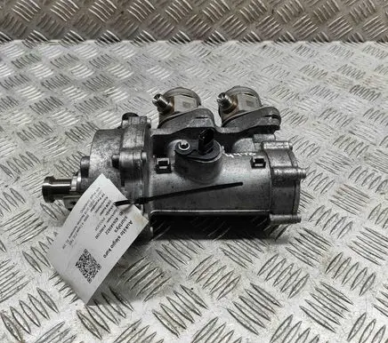 BMW M4 F82 F83 Vacuum pump 0261520255 7847204