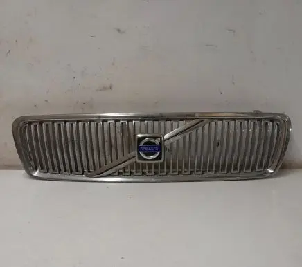 Volvo V70 Front bumper upper radiator grill 86598658 8659868