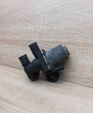 BMW 3 E46 Electric auxiliary coolant/water pump 8369805 1147412144
