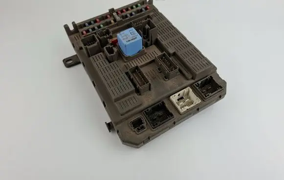 Citroen C5 Central body control module 9647446280