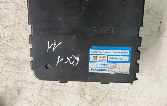 Lexus RX 330 - 350 - 400H Rear brake EMF control unit/module 8968048010