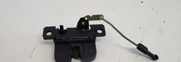 Volkswagen Touareg I Tailgate/trunk/boot lock/catch/latch 7L6827505