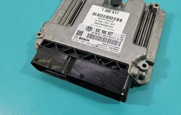 Volkswagen Tiguan Engine control unit/module ECU 0261S04440 IMPRK1580617
