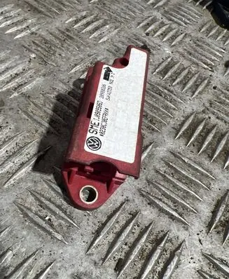 Volkswagen Golf IV Airbag deployment crash/impact sensor 1J0909606D 5WK42350 20980206