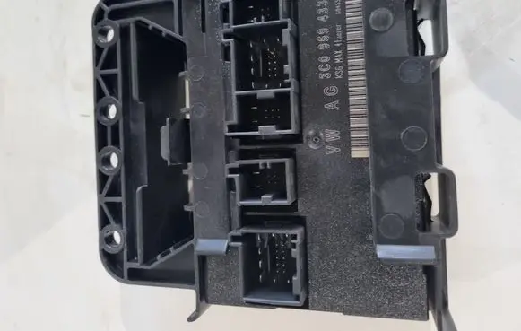 Volkswagen PASSAT B6 Other control units/modules 3C0959433K
