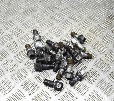 Skoda Octavia Mk3 (5E) Nuts/bolts 
