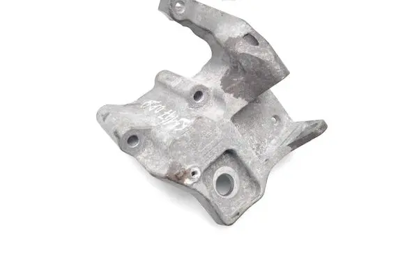 Volvo S60 Engine mounting bracket 31401633