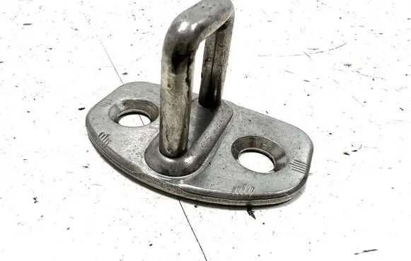 Audi A4 S4 B7 8E 8H Front door lock loop/hook striker 8E0837033