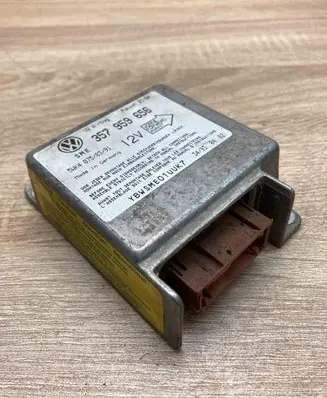 Volkswagen PASSAT B4 Airbag control unit/module 357959656 5WK4075
