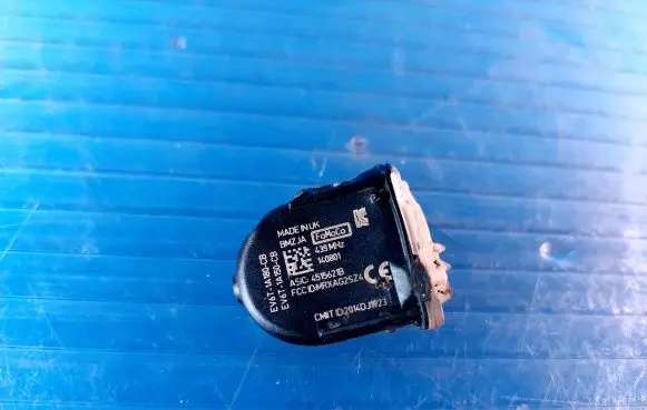 Ford Fiesta Tire pressure sensor EV6T1A180CB 4515621B