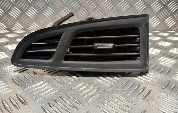 Ford Focus Dashboard side air vent grill/cover trim BM51018B09