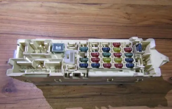 Mazda 323 F Fuse box set