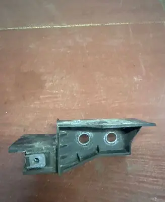 Renault Master III Headlight/headlamp mounting bracket 622208499R
