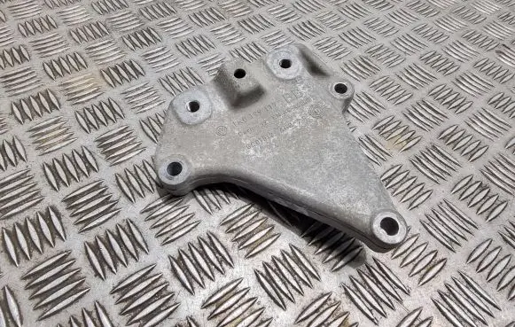Volkswagen PASSAT B7 Engine mounting bracket 1K0199117 GJ01512