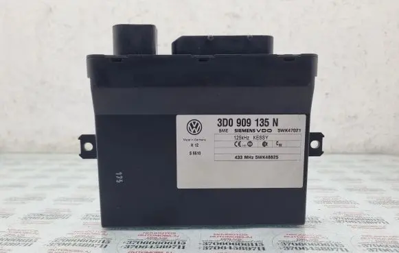 Volkswagen Touareg I Keyless (KESSY) go control unit/module 3D0909135N