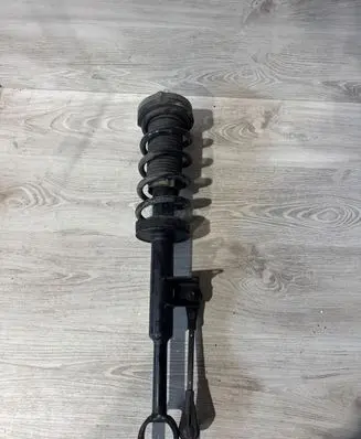 BMW 5 G30 G31 Front shock absorber with coil spring 6866632