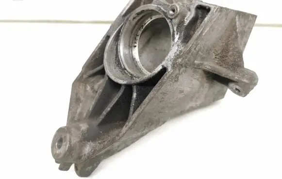 Mercedes-Benz Vito Viano W639 Engine mounting bracket