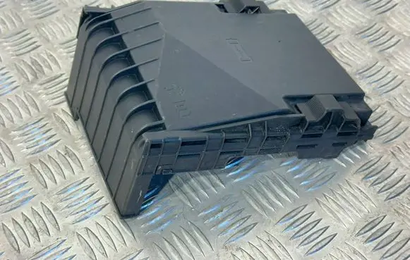 Mercedes-Benz Sprinter W901 W902 W903 W904 Fuse box cover 017180062 1K0937132G