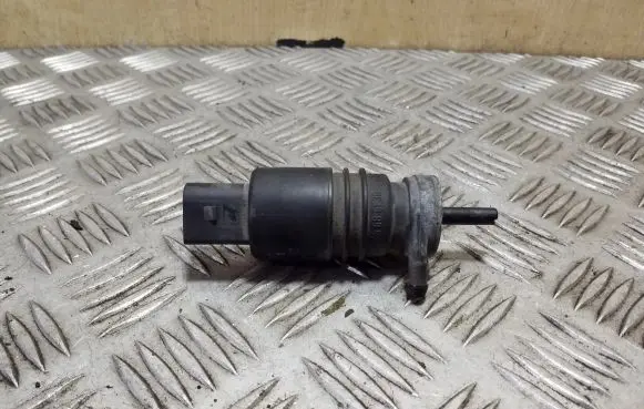 Audi A6 S6 C5 4B Windscreen/windshield washer pump