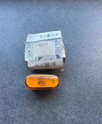 Volkswagen Polo III 6N 6N2 6NF Front fender indicator light 3A0949117A
