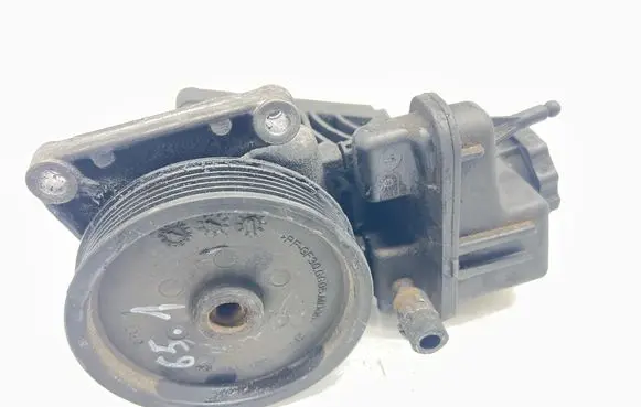 Mercedes-Benz C W204 Power steering pump A0064661501