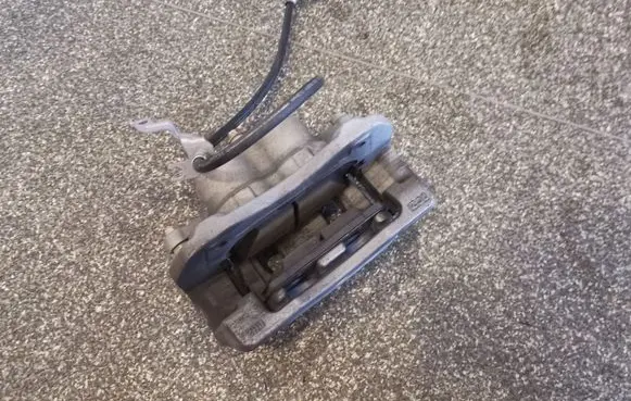 Hyundai Santa Fe Front brake caliper