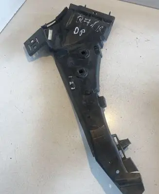Audi Q7 4L Front bumper mounting bracket
