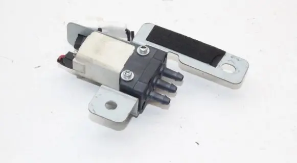 Nissan Qashqai Turbo solenoid valve 284L44EA0A