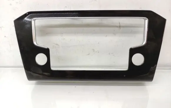 Radio/GPS head unit trim