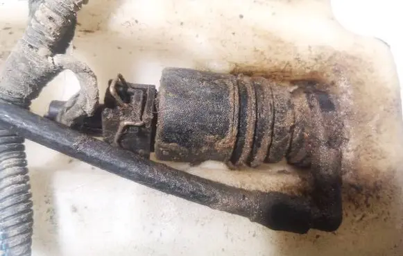 Opel Vectra C Windscreen/windshield washer pump 