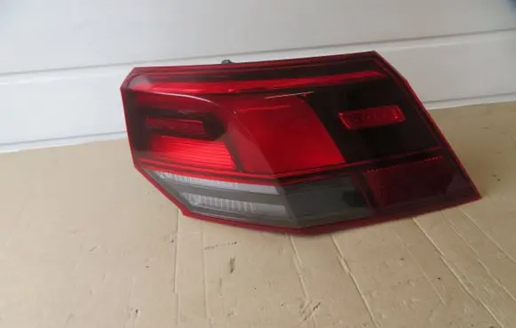 Volkswagen Golf VIII Rear/tail lights 5H0945096C 81970201