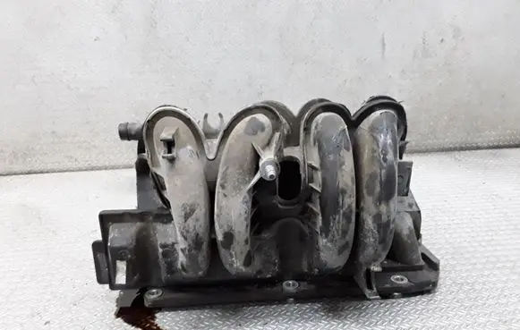Renault Sandero I Intake manifold 7700273860