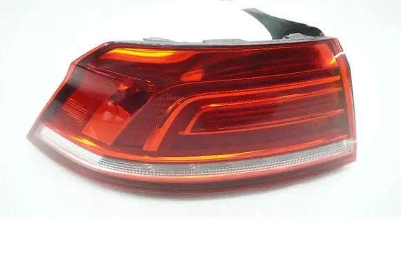 Volkswagen PASSAT B8 Rear/tail lights 