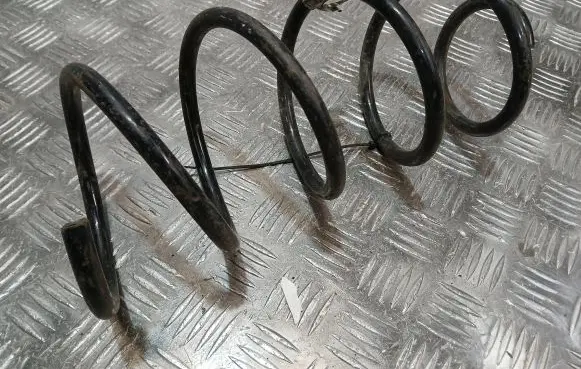BMW 1 E81 E87 Front coil spring