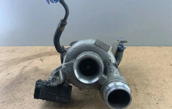 BMW 7 F01 F02 F03 F04 Turbo 779975807 777853