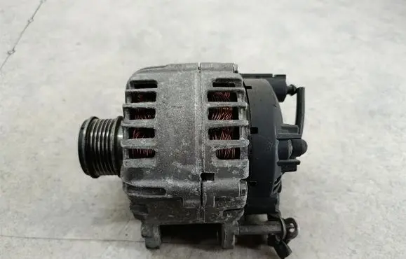 Seat Ibiza IV (6J,6P) Generator/alternator 03P903023B