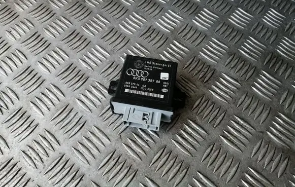 Audi A4 S4 B8 8K Light module LCM 8K5907357