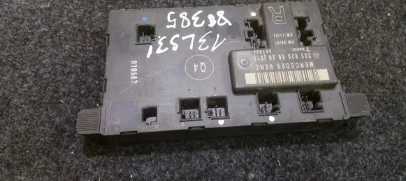 Mercedes-Benz C W203 Door control unit/module 2038205626 351324