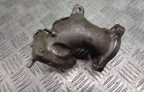 Toyota Avensis T250 EGR valve cooler bracket 