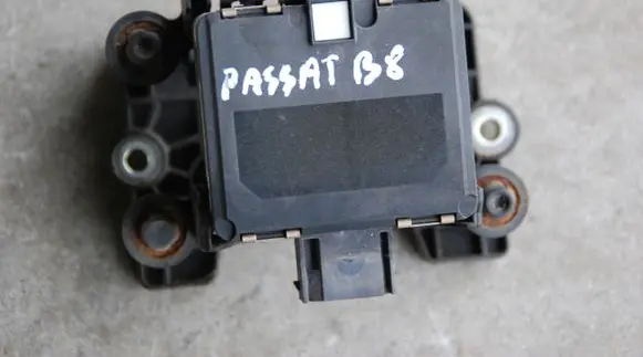 Volkswagen PASSAT B8 Distronic sensor radar 3Q0907561B