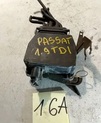 Volkswagen PASSAT B5 EGR valve 8E0906063C