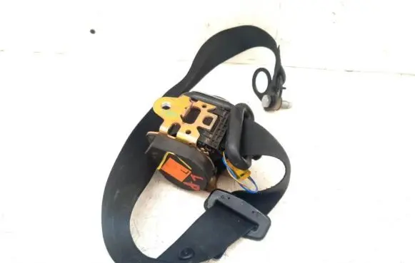 Mercedes-Benz A W168 Front seatbelt 566287701