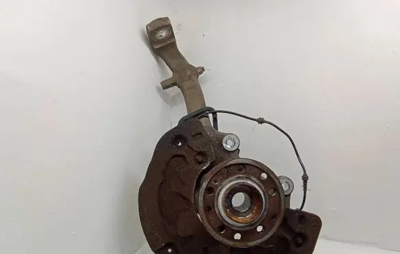 Mercedes-Benz E W238 Front wheel hub spindle knuckle A2133325100 A0004213520