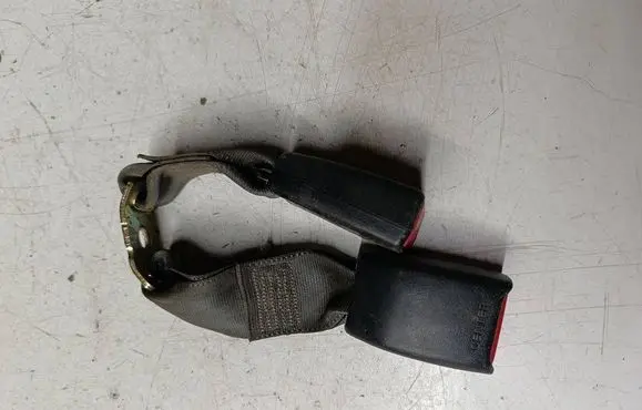Mercedes-Benz A W169 Rear seatbelt buckle 170CT00 8033402 18B340