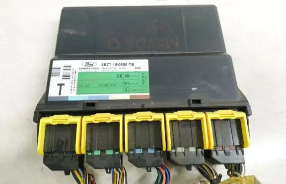 Ford Mondeo Mk III Comfort/convenience module 3s7t15k600tb