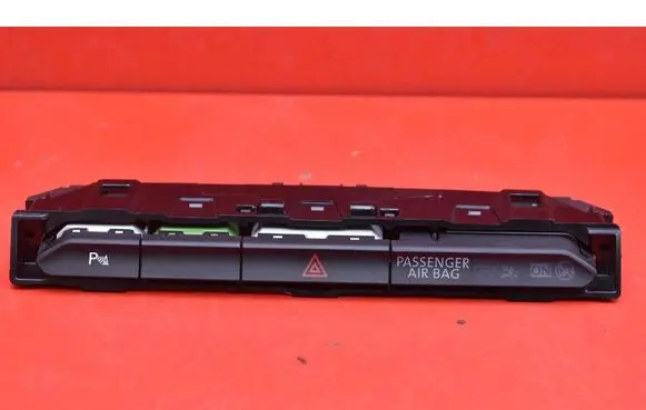 Volkswagen PASSAT CC Hazard light switch 3G1853770A