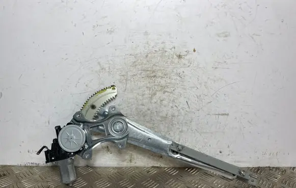 Mitsubishi Eclipse Cross Front door window regulator with motor