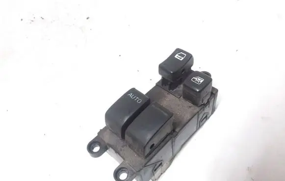 Nissan Almera N16 Electric window control switch